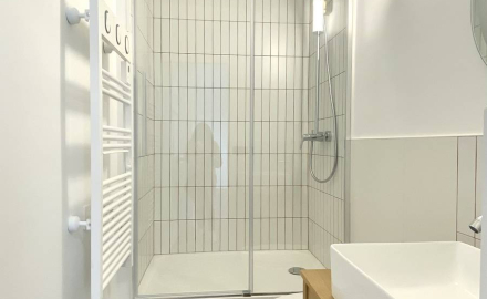08-Transformation-totale-d-une-salle-d-eau-d-un-studio-a-Asnieres-sur-Seine-Studio-B